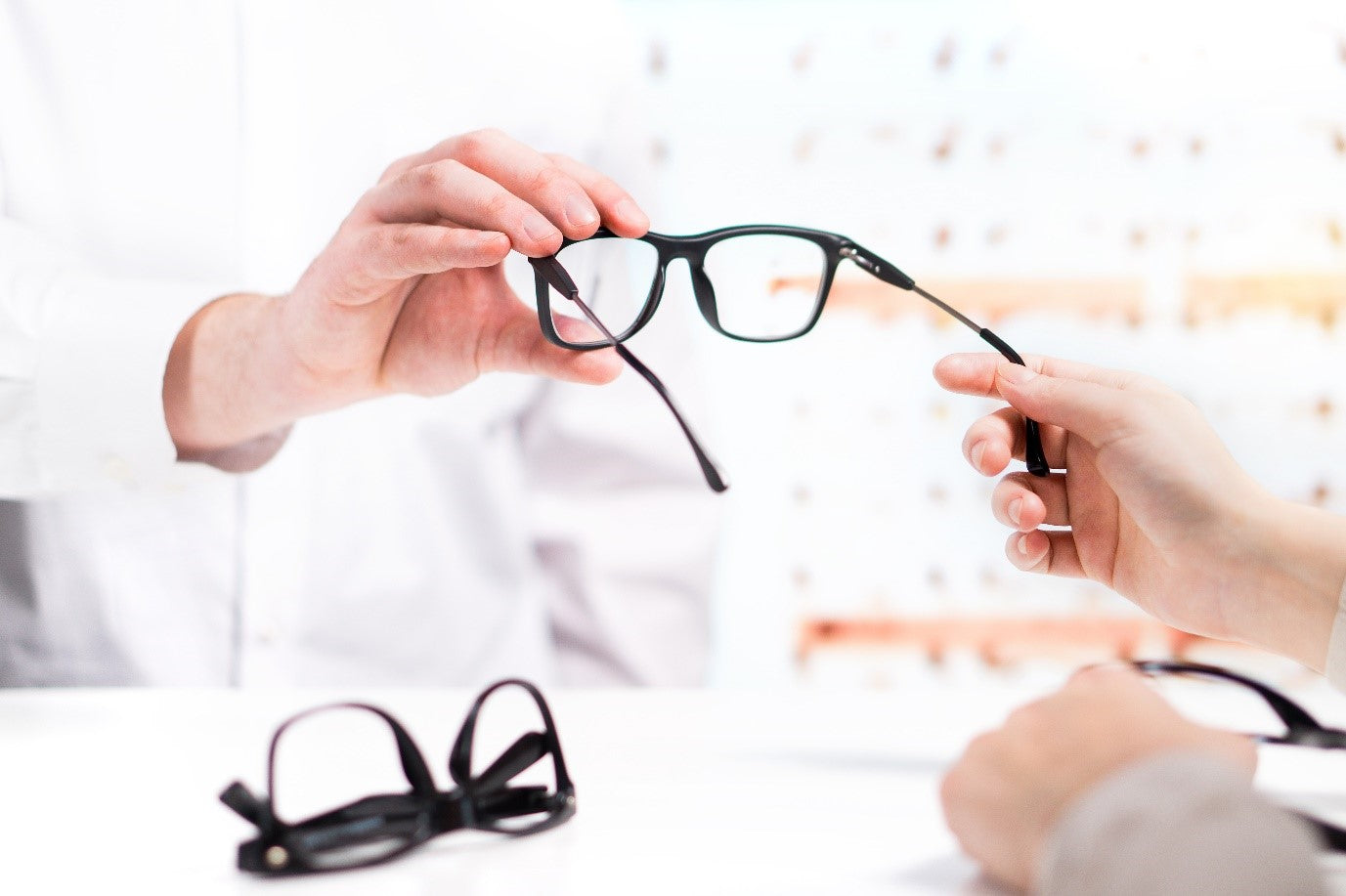 What to Expect with Your New Prescription Eyeglasses?
