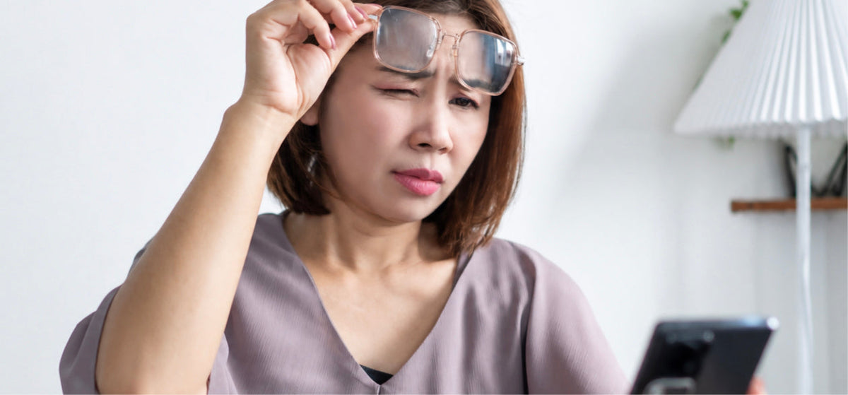Presbyopia Explained: Signs, Causes and Options for Clearer Vision (老花眼)